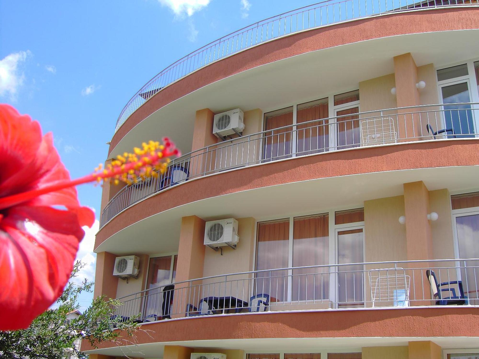 Family Hotel Deja Vu Rawda Exterior foto